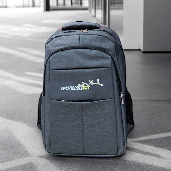 Cận cảnh trải nghiệm người dùng thực tế với sản phẩm balo công đoàn cao cấp từ thương hiệu Vietbags, thiết kế quai đeo êm ái và ngăn chứa tiện dụng tối ưu cho công nhân viên.