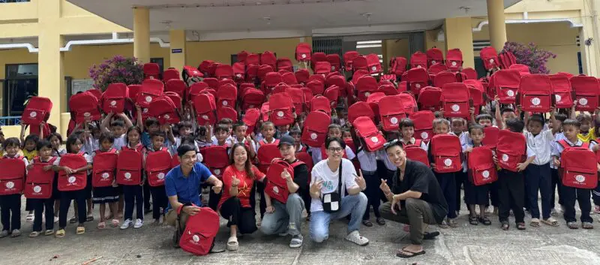 balo và túi xách quà tặng học sinh