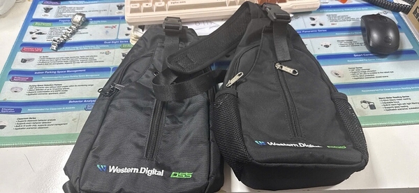 sự kiện nội bộ hay quà tặng khách hàng, túi đeo chéo in logo DSS