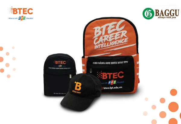 Balo và túi đeo chéo được lên ý tưởng thiết kế riêng, in logo trường