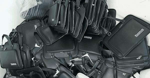 Chi tiết may túi da và quai đeo chịu lực cao cấp của túi xách da quà tặng ngân hàng Agribank được sản xuất bởi Vietbags