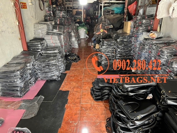 Sản Xuất Cặp Da Dự Đại Hội