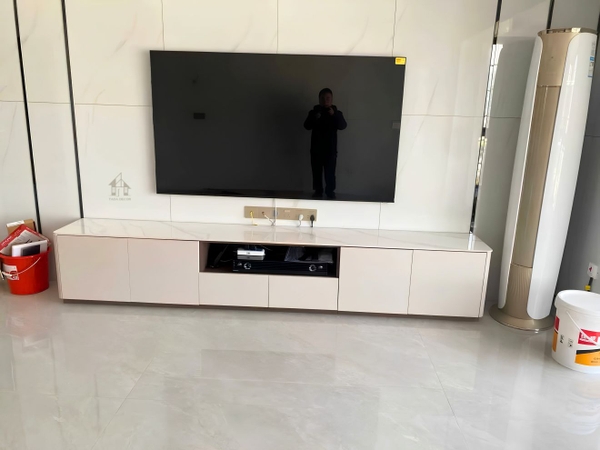 kệ tivi để sàn giá rẻ cho căn hộ chung cư
