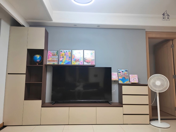 Các mẫu kệ tivi đẹp bằng gỗ đơn giản phong cách hiện đại cho căn hộ