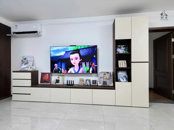 Kệ ti vi gỗ hiện đại kết hợp tủ đựng đồ màu trắng gỗ cho phòng khách chung cư