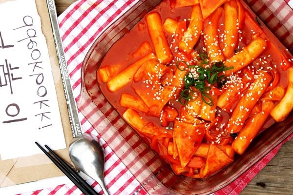 Cách làm bánh gạo cay chuẩn Hàn