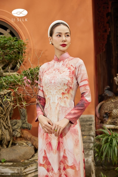 Áo dài lụa Hanoi Bloomscape họa tiết hoa thược dược