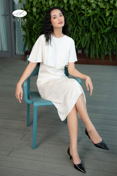 Váy đầm cổ sen to cách điệu lụa Jacquard họa tiết hạc trắng