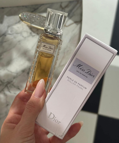 MISS DIOR BLOOMING BOUQUET ROLLER PEARL PHIÊN BẢN DU LỊCH NHỎ GỌN