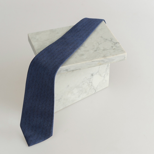 Bamboo indigo silk tie