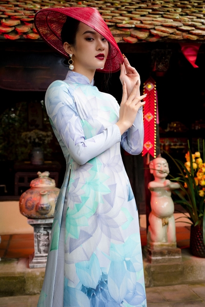 Traditional Vietnamese dress with lavender lotus pattern