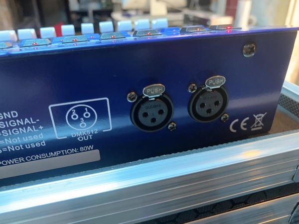 KingKong 256A Bàn Điều Khiển Đèn Bao Gồm Case Nhôm