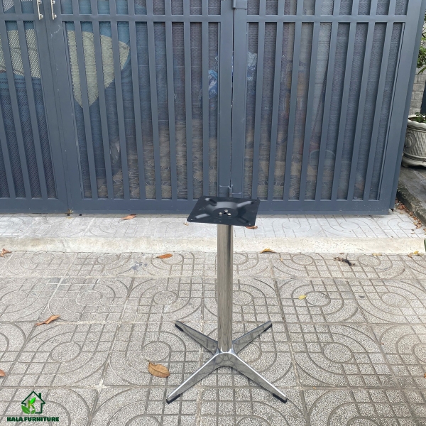 chan-ban-cafe-x-crom