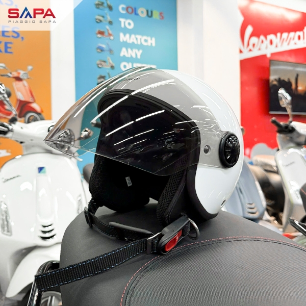 mu-bao-hiem-piaggio-trang