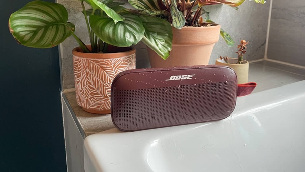 Trên tay loa di động không dây Bose SoundLink Flex – Bền, Âm thanh hay