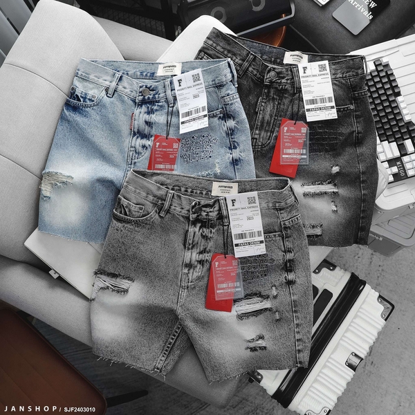 fapas-relaxed-carbon-short