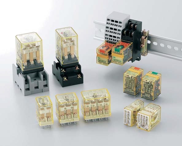 Relay trung gian Idec 220v RU2S Imax & RU4S Imax chính hãng Nhật Bản