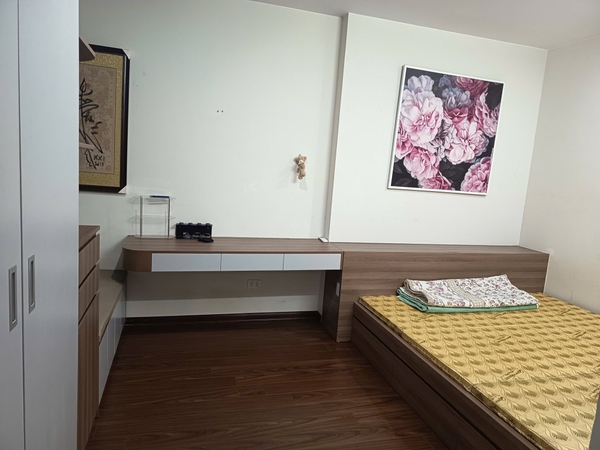 Em có căn Homeland ở toà CT1B muốn cho thuê. LH: 0977830577
