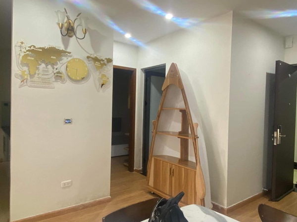 Cho thuê căn full đồ 2 ngủ đẹp tại TSG Lotus Sài Đồng. S: 72m2. Giá: 10triệu /tháng. Lh: 0961910403