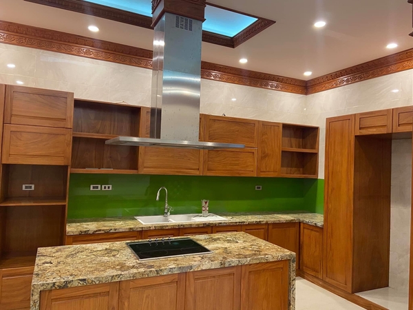 Bán Biệt thự song lập BT5 - Khu đô thi Việt Hưng, Long Biên đã hoàn thiện. Liên hệ Mr Nam: 0963892968.