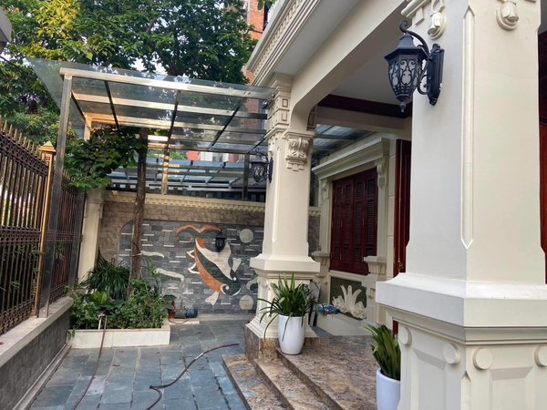 Bán Biệt thự song lập BT5 - Khu đô thi Việt Hưng, Long Biên đã hoàn thiện. Liên hệ Mr Nam: 0963892968.