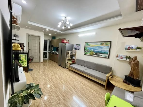 Cần bán căn 2 ngủ 2 vệ sinh Ruby City Giang Biên, Long Biên. Giá 3,95 tỷ. Liên hệ: 0981716196