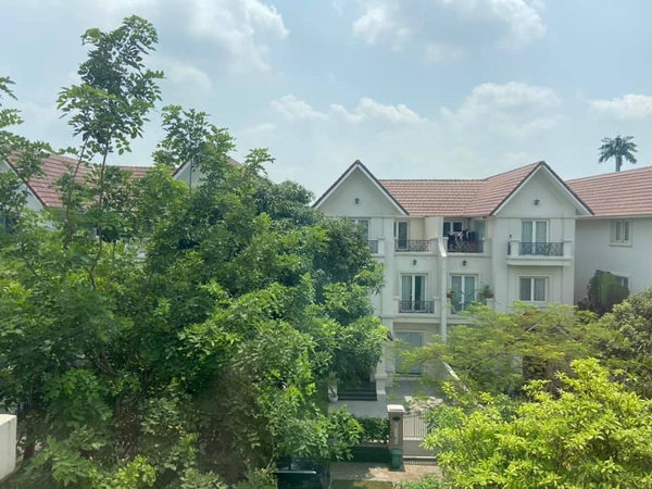 Cho thuê biệt thự Sài Đồng Vinhome Riverside full nội thất liên hệ Mr Nam 0948572567