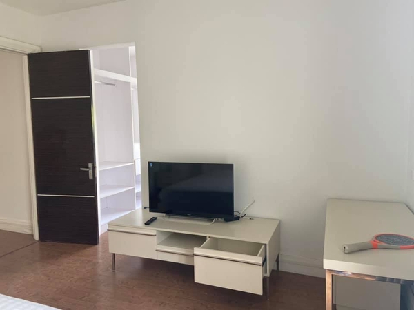 Cho thuê biệt thự Sài Đồng Vinhome Riverside full nội thất liên hệ Mr Nam 0948572567