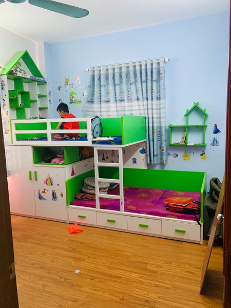 Chính chủ cần bán chung cư Việt Hưng nội thất cơ bản. Liện hệ Mr Nam 0948572567.