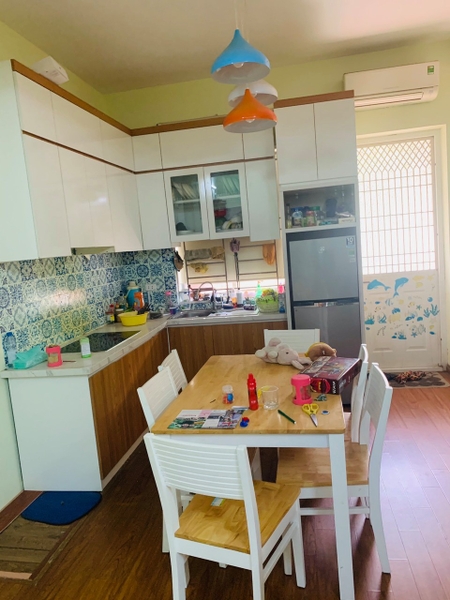 Chính chủ cần bán chung cư Việt Hưng nội thất cơ bản. Liện hệ Mr Nam 0948572567.