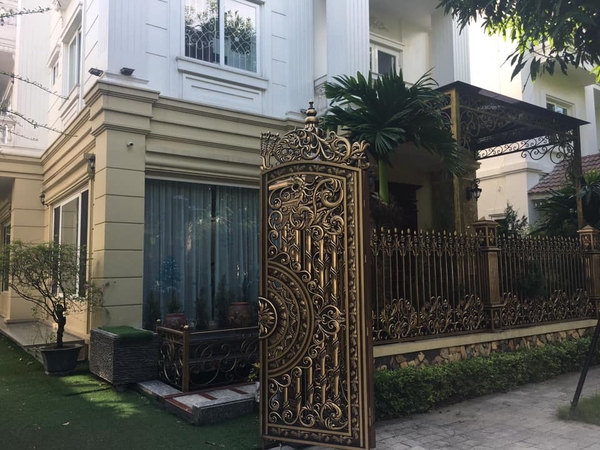 Cho thuê biệt thự Sài Đồng Vinhome Riverside full nội thất liên hệ Mr Nam 0948572567