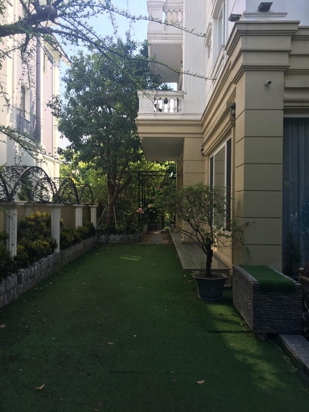 Cho thuê biệt thự Sài Đồng Vinhome Riverside full nội thất liên hệ Mr Nam 0948572567