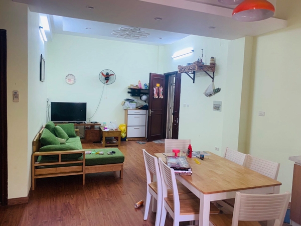 Chính chủ cần bán chung cư Việt Hưng nội thất cơ bản. Liện hệ Mr Nam 0948572567.