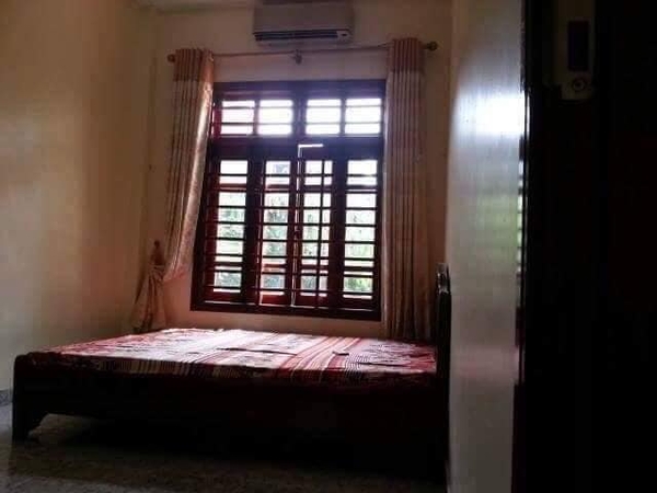 Cho thuê nhà 4 tầng Bồ Đề, Long Biên, 50m/ sàn. Full nội thất, Giá: 12 triệu/tháng. Lh: 0328769990