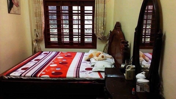 Cho thuê nhà 4 tầng Bồ Đề, Long Biên, 50m/ sàn. Full nội thất, Giá: 12 triệu/tháng. Lh: 0328769990