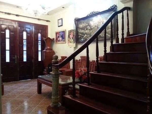 Cho thuê nhà 4 tầng Bồ Đề, Long Biên, 50m/ sàn. Full nội thất, Giá: 12 triệu/tháng. Lh: 0328769990