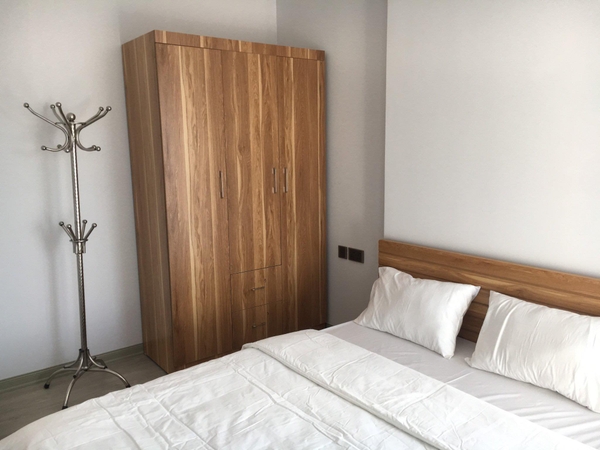 Cho thuê căn hộ 3 phòng ngủ full đồ tại chung cư One 18 Ngọc Lâm, Long Biên. S: 120m2. Giá: 14tr. Lh: 0988624374.