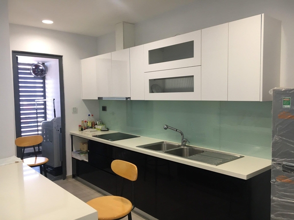 Cho thuê căn hộ 3 phòng ngủ full đồ tại chung cư One 18 Ngọc Lâm, Long Biên. S: 120m2. Giá: 14tr. Lh: 0988624374.