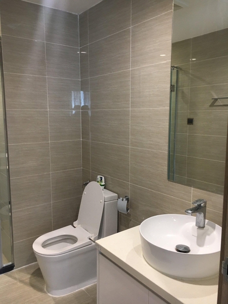 Cho thuê căn hộ 3 phòng ngủ full đồ tại chung cư One 18 Ngọc Lâm, Long Biên. S: 120m2. Giá: 14tr. Lh: 0988624374.