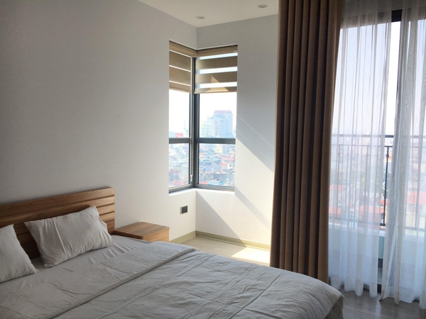 Cho thuê căn hộ 3 phòng ngủ full đồ tại chung cư One 18 Ngọc Lâm, Long Biên. S: 120m2. Giá: 14tr. Lh: 0988624374.