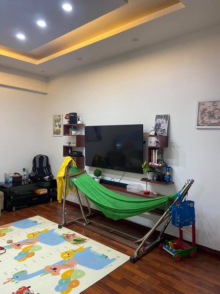 Cho thuê căn hộ đẹp giá rẻ tại CT10 Việt Hưng, Long Biên. S: 85m2. Giá: 7tr/th. Lh xem trực tiếp 0988624374.