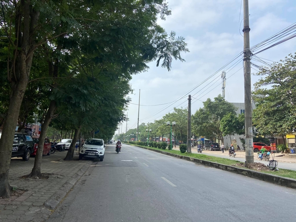 Cho thuê Kiot tại khu đô thị Việt Hưng, Long Biên, Hà Nội. DT: 75m2. Giá thuê từ: 8 - 11tr/tháng. Liên hệ xem trực tiếp 0988624374.