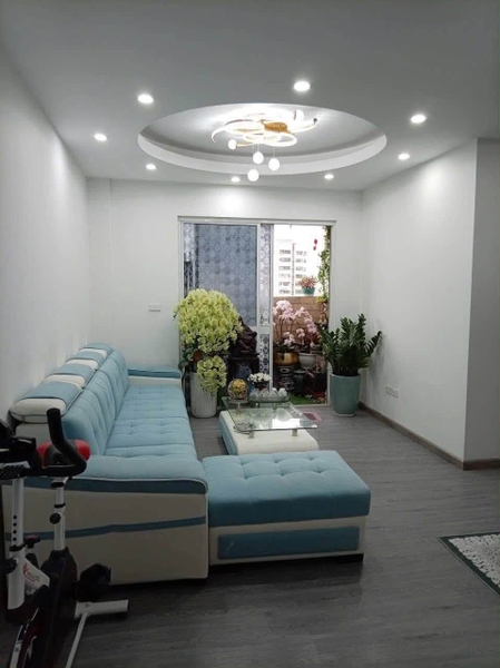 Cho thuê căn hộ giá tốt No12 Sài Đồng. Để lại nội thất. Giá 7tr/ tháng.