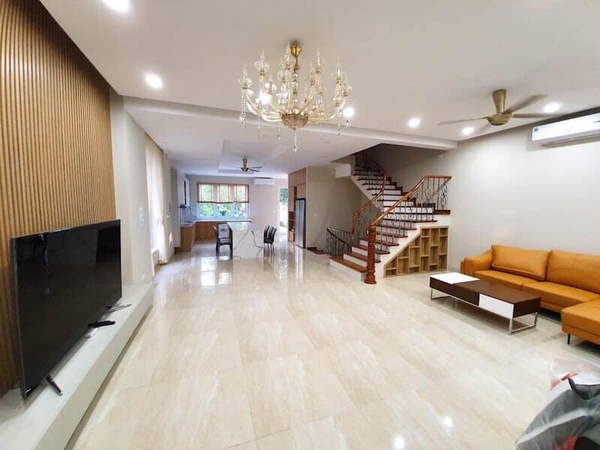 CHO THUÊ BIỆT THỰ VINHOMES - LONG BIÊN - VĂN PHÒNG - KHU AN SINH TỐT.
