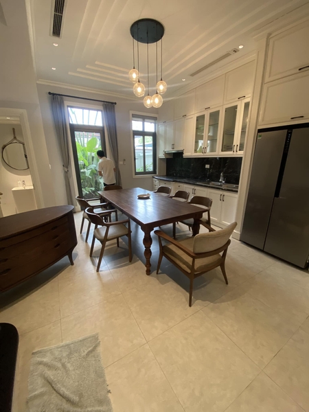 CHO THUÊ BIỆT THỰ VINHOMES - LONG BIÊN - HÀ NỘI FULL NỘI THẤT GIÁ 60TR/THÁNG. LH 0399926400