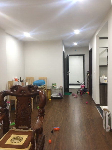 Bán chung cư Homeland Thượng Thanh 69m2 02 phòng ngủ giá 30,4 triệu/m2. Liên hệ: 0975278133 ( Mr Tài )
