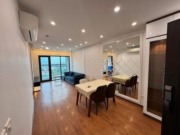 Bán căn hộ 3 ngủ, 80m2 căn góc tại Valencia Garden KDT Việt Hưng, Long Biên. Giá: 5.x tỷ