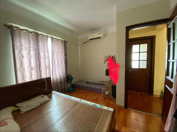 Cho thuê căn góc 3 ngủ thoáng CT20 KĐT Việt Hưng. Nội thất cơ bản. Giá 9tr/tháng