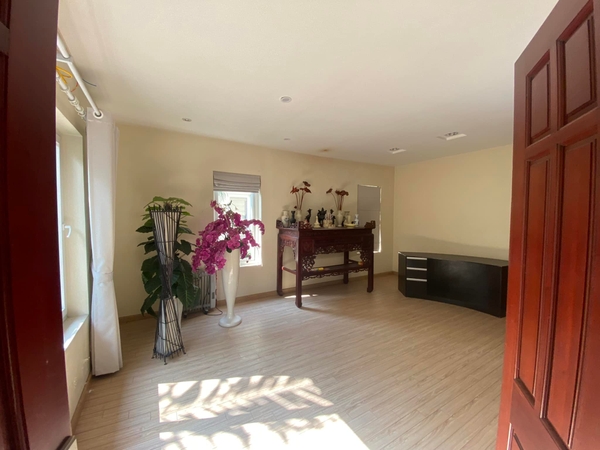 Cho thuê biệt thự Palm Garden full đồ tại KĐT Việt Hưng, Long Biên. S: 160m2. Giá: 30tr/tháng. LH: 0963892968.