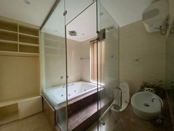 Cho thuê biệt thự Palm Garden full đồ tại KĐT Việt Hưng, Long Biên. S: 160m2. Giá: 30tr/tháng. LH: 0963892968.